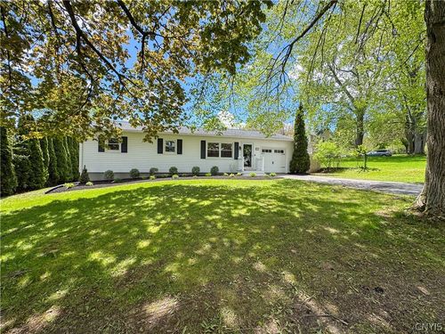 26 Locust St, Auburn, NY, 13021-5426 | Card Image