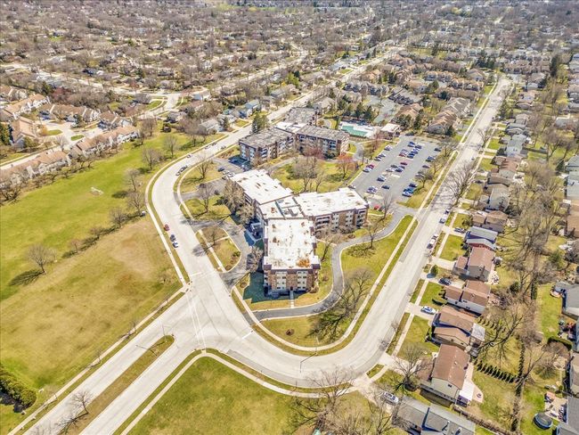 UNIT-114 - 3350 N Carriageway Dr, Condo with 2 bedrooms, 2 bathrooms and 1 parking in Arlington Heights IL | Image 23