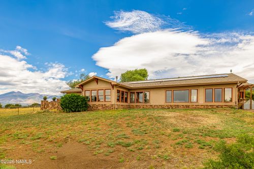 8200-8140_8200 Sleeping Dog Rd, Flagstaff, AZ, 86004-9520 | Card Image