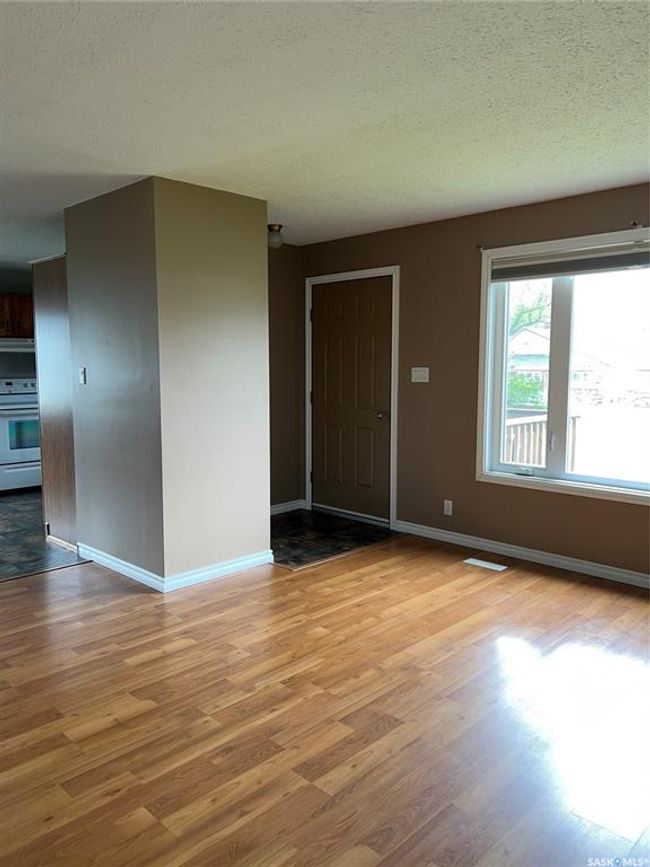 206 2 Nd St W, House other with 5 bedrooms, 2 bathrooms and 4 parking in Wilkie SK | Image 8