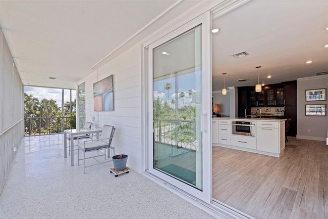 UNIT-6 - 1060 N Shore Dr Ne, Condo with 2 bedrooms, 2 bathrooms and null parking in ST PETERSBURG FL | Image 34