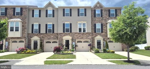 70 Village Green Ln, SICKLERVILLE, NJ, 08081-1633 | Card Image
