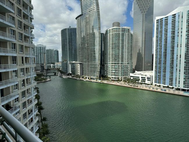APT-1912 - 888 Brickell Key Dr, Condo with 2 bedrooms, 3 bathrooms and null parking in Miami FL | Image 17
