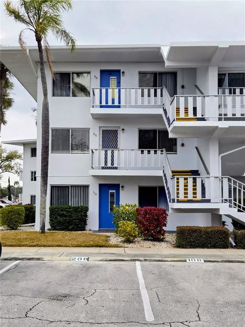 310-11251 80th Ave, SEMINOLE, FL, 33772-4635 | Card Image