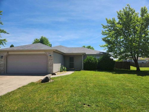 832 N Thresher Run, Churubusco, IN, 46723 | Card Image