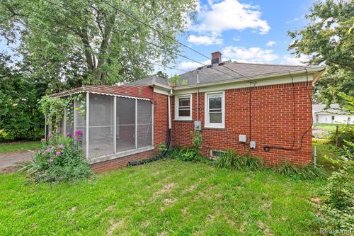 19580 Brady, Redford, MI, 48240-1366 | Card Image