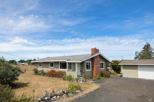 8455 Brand Ln, Penngrove, CA, 94951-9726 | Card Image