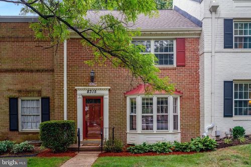 8315 Forrester Blvd, SPRINGFIELD, VA, 22152-1703 | Card Image