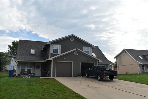 518-516-518 Spring Ave, Liberty, MO, 64068-4333 | Card Image
