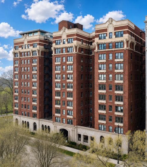 44-5300 S Shore Dr, Chicago, IL, 60615-5719 | Card Image