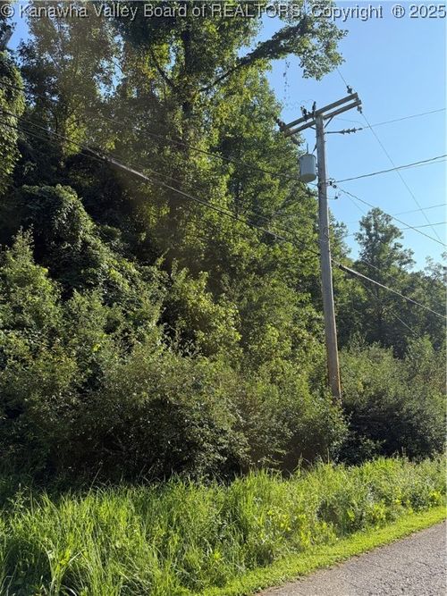 1356 Clio Rd, Clendenin, WV, 25045-8094 | Card Image