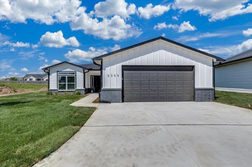 4304 N Sunny Ct, Wichita, KS, 67205-7200 | Card Image