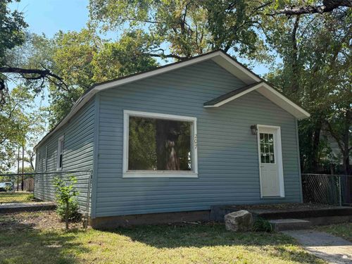 207 E 12th St, Junction City, KS, 66441-2610 | Card Image