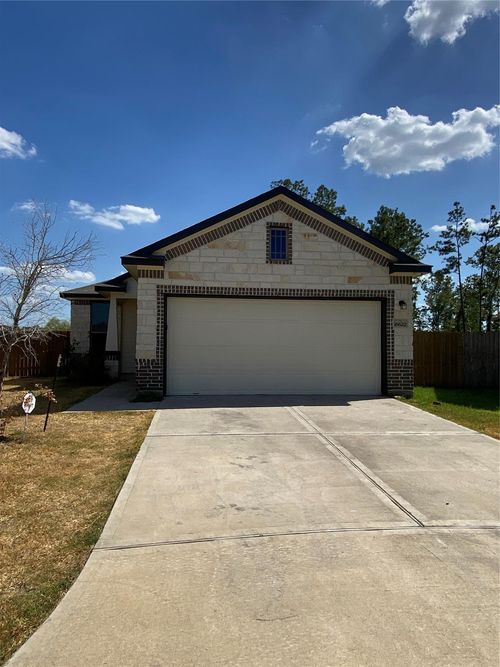 16620 Merry Pines Dr, Conroe, TX, 77302-2028 | Card Image