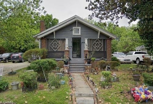 328 Ennis St, High Point, NC, 27260-7330 | Card Image