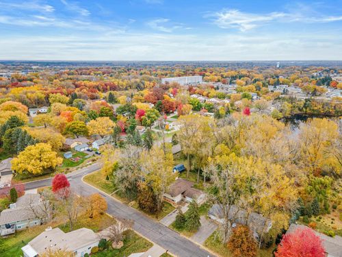 2442 Galtier St, Roseville, MN, 55113-3610 | Card Image