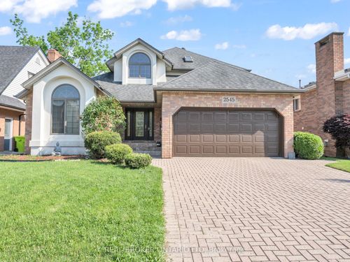 2545 Labelle St, Windsor, ON, N9E4K4 | Card Image