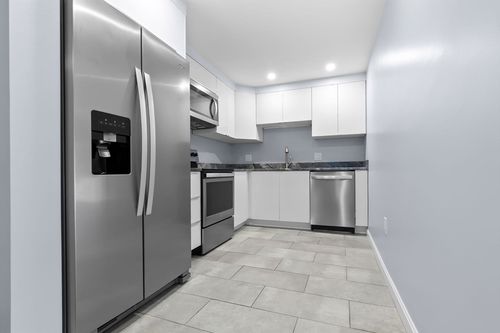apt-503-133 Franklin St, Stoneham, MA, 02180-1839 | Card Image