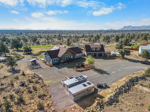 1435 Sw Bent Loop, Powell Butte, OR, 97753-1824 | Card Image