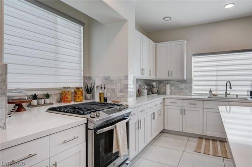 6723 Tangled Vines Ave, Las Vegas, NV, 89139-7040 | Card Image