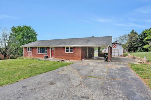 145 Cornell Rd, Rocky Mount, VA, 24151-2237 | Card Image