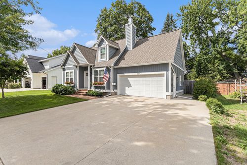 527 River St, Spring Lake, MI, 49456-1907 | Card Image