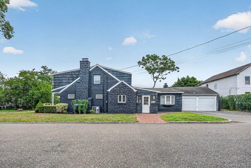 60 Lake Shore Dr, Patchogue, NY, 11772-2357 | Card Image