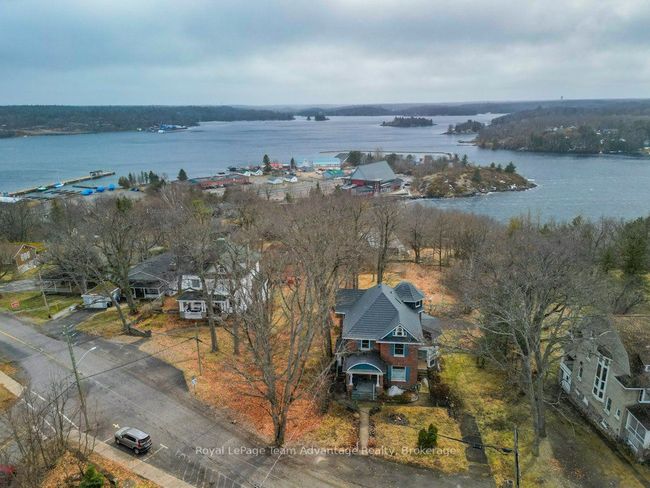 20 Belvedere Ave, House other with 6 bedrooms, 4 bathrooms and 3 parking in Parry Sound ON | Image 9