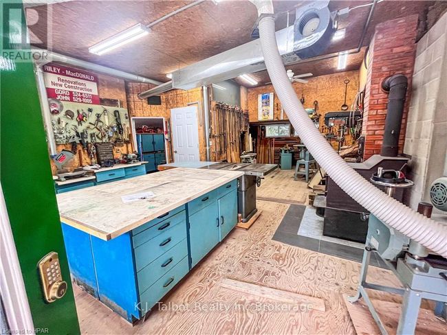 81276 Westmount Line, House other with 3 bedrooms, 4 bathrooms and 10 parking in Goderich ON | Image 35