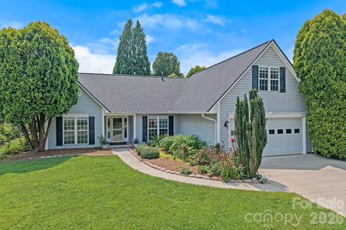 200 Planters Creek Rd, Fletcher, NC, 28732-8323 | Card Image