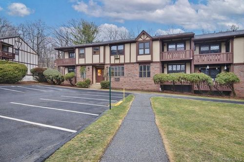 362 Sierra Vista Ln, Valley Cottage, NY, 10989-2707 | Card Image