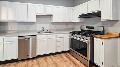 a-11 Middle St, Goshen, NY, 10924-1605 | Card Image