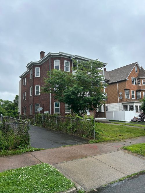 834 Capitol Ave, Hartford, CT, 06106-1101 | Card Image