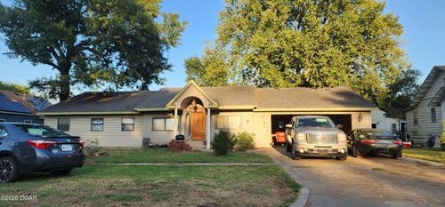 318 N Magnolia Ave, Columbus, KS, 66725-1230 | Card Image