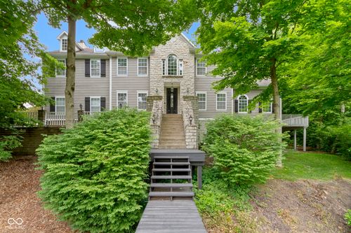 9985 Ford Valley Ln, Zionsville, IN, 46077-8347 | Card Image