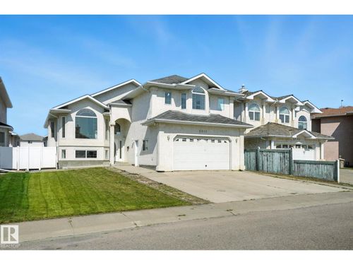 9012 157 Ave Nw, Edmonton, AB, T5Z3G2 | Card Image