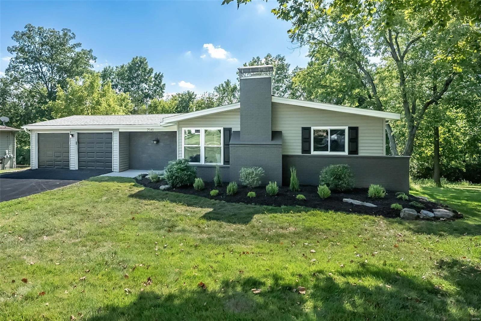 Saint Giles Rd, Saint Louis, MO 63122