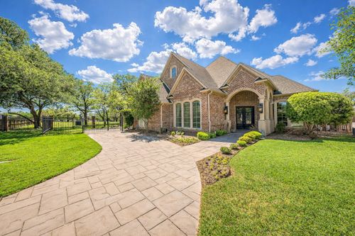 2726 Country Club Rd, Pantego, TX, 76013-3100 | Card Image