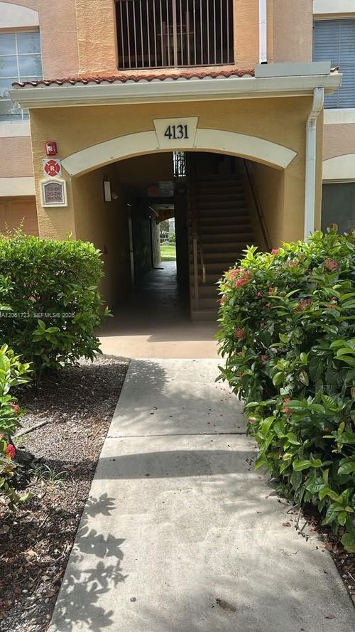 303-4131 San Marino Blvd, West Palm Beach, FL, 33409-8607 | Card Image