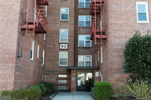 apt-5g-90 Union St, New Rochelle, NY, 10805-3270 | Card Image