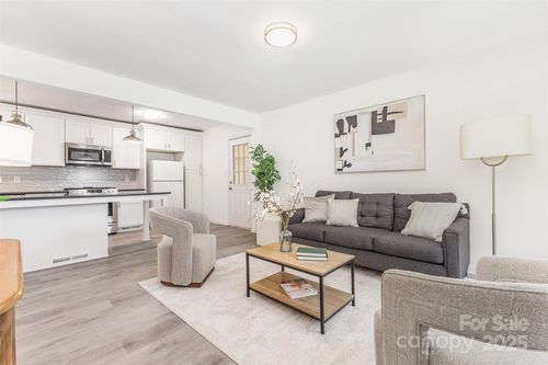 2334 Woodleaf Dr, Gastonia, NC, 28052-9408 | Card Image