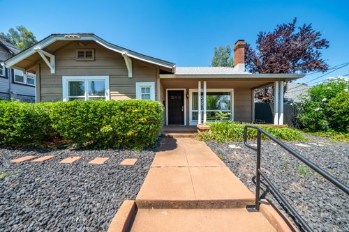 1152 Willis St, Redding, CA, 96001-0402 | Card Image