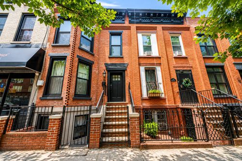 76 Rockaway Ave, Brooklyn, NY, 11233-2516 | Card Image