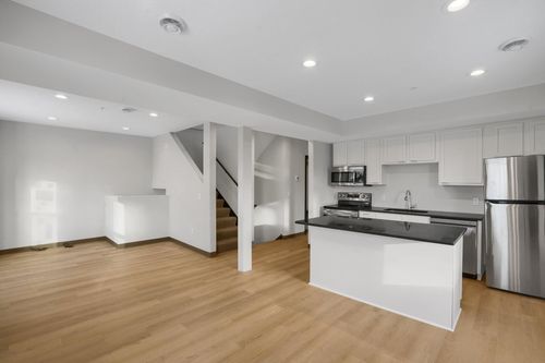 1129 8th St Se, Minneapolis, MN, 55414-1418 | Card Image