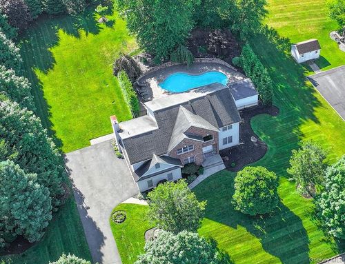 2 Margo Ct, Airmont, NY, 10901-7533 | Card Image