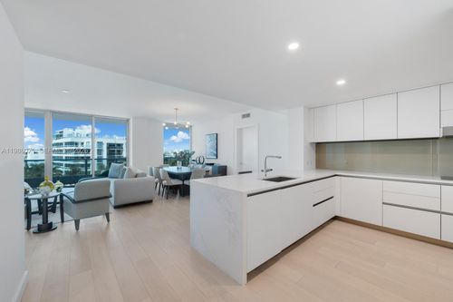 610-9221 E Bay Harbor Dr, Bay Harbor Islands, FL, 33154-2781 | Card Image