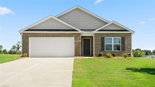 142 Oak Ln, King, NC, 27021 | Card Image