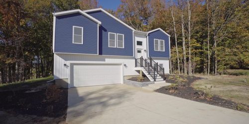 304 Mimz Ct, Bangor, MI, 49013-9302 | Card Image