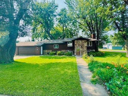 741 Greenwood Ave, Tracy, MN, 56175-1652 | Card Image
