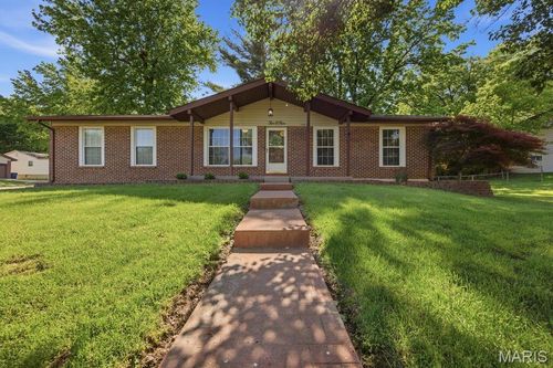 204 May Valley Lane, Fenton, MO, 63026 | Card Image